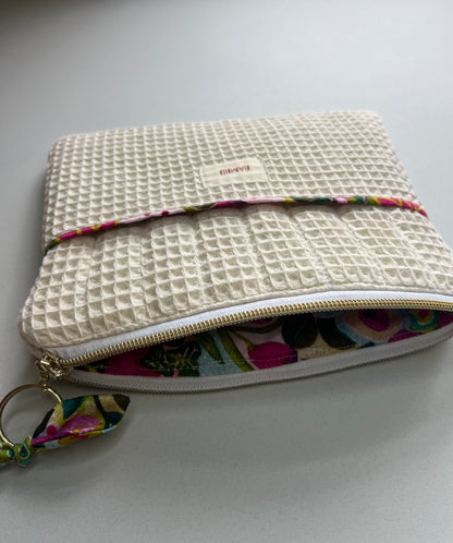 Natural Muse E-reader sleeve